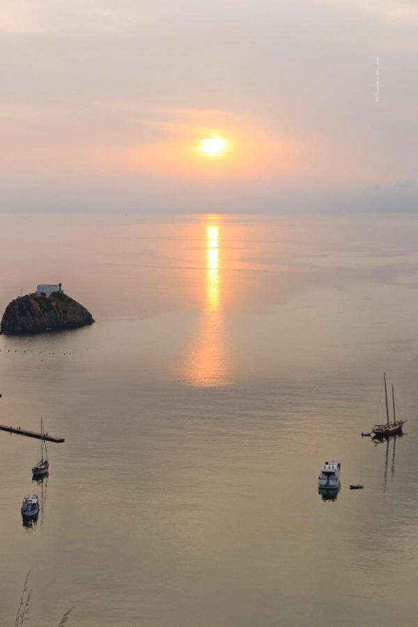 Villa Isabella Ponza Buitenkant foto