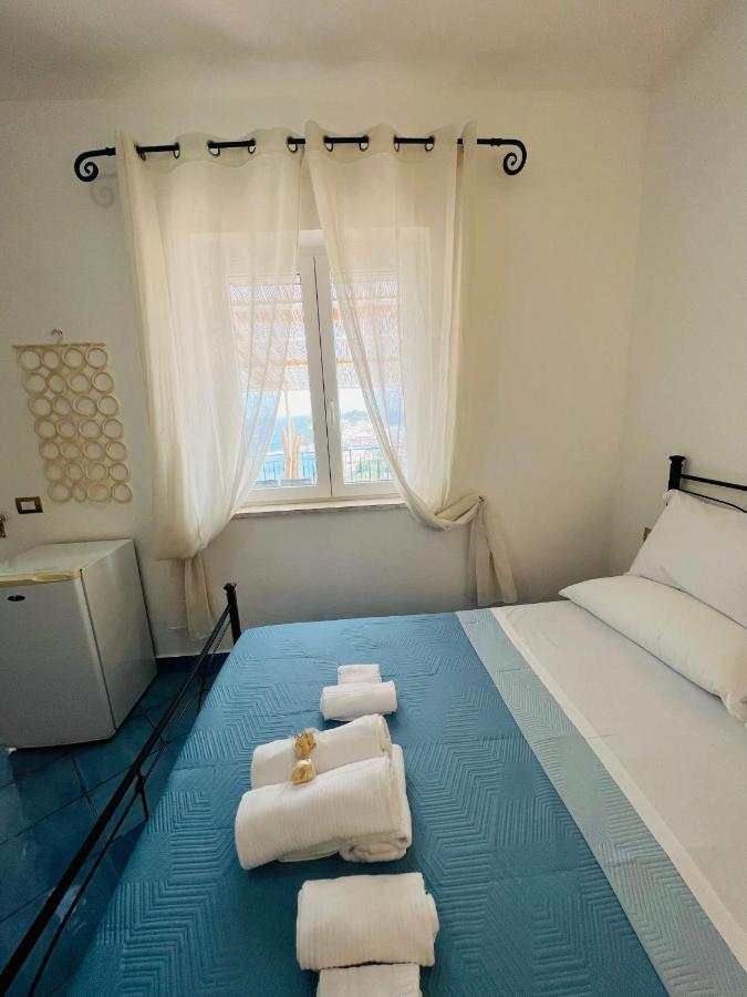 Villa Isabella Ponza Buitenkant foto